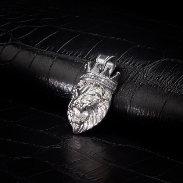 King Lion Pendant in White Gold