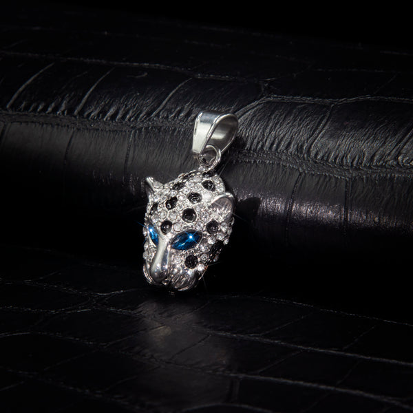 Leopard Pendant in White Gold